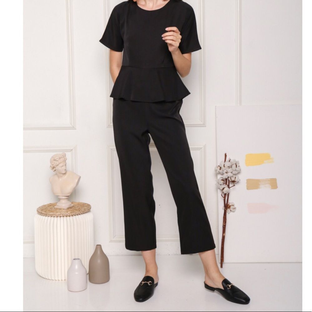 Victoria Beckham Black Crewneck Pima Cotton Ruffle Edge Peplum Short Sleeve Top